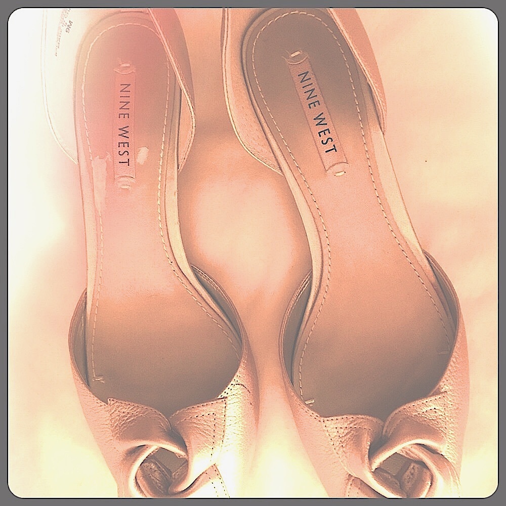 Nine West metallic 1” kitten heels - size 9